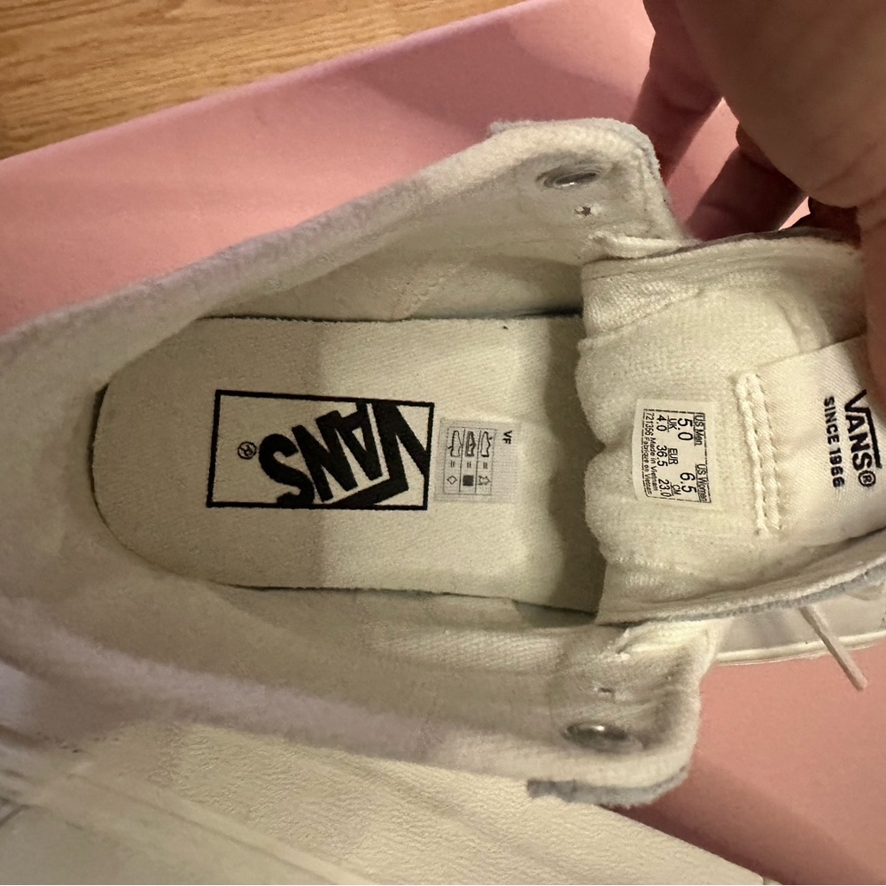 Leather high top Vans NWT 6.5W - Picture 3 of 4